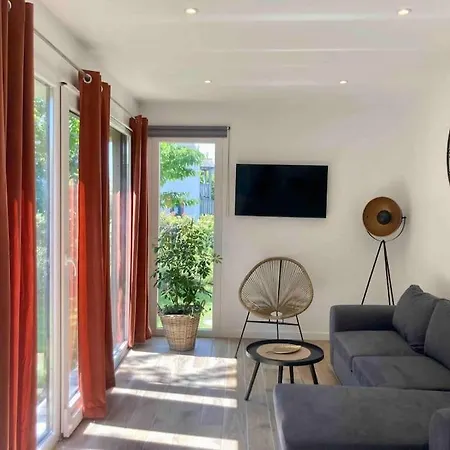 Maison Neuve A Deux Pas Du Mont * Beauvoir (Manche)