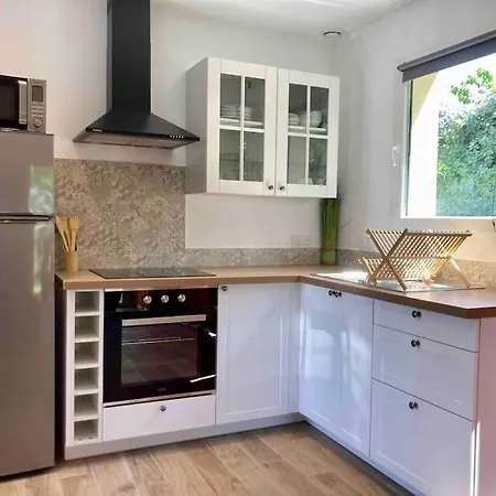 Maison Neuve A Deux Pas Du Mont Beauvoir (Manche)