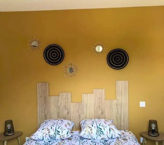 Maison Neuve A Deux Pas Du Mont Holiday home *