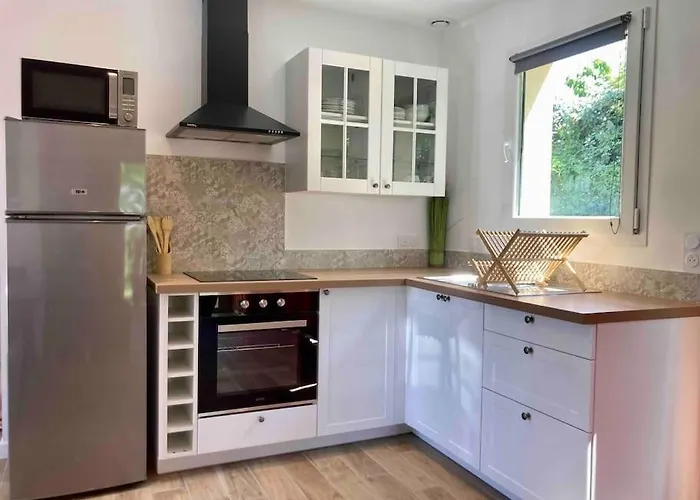 Maison Neuve A Deux Pas Du Mont Beauvoir (Manche)